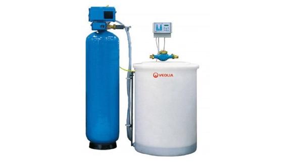 Meeting variable demand for high purity water