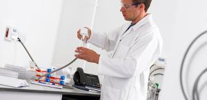 Water and distribution systems that produce high-purity centralised laboratory water.